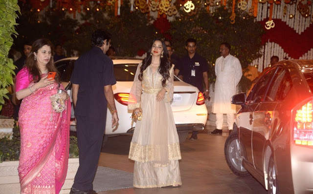 Actress Kiara Advani Photos In Pink Dress At Event In Mumbai 3